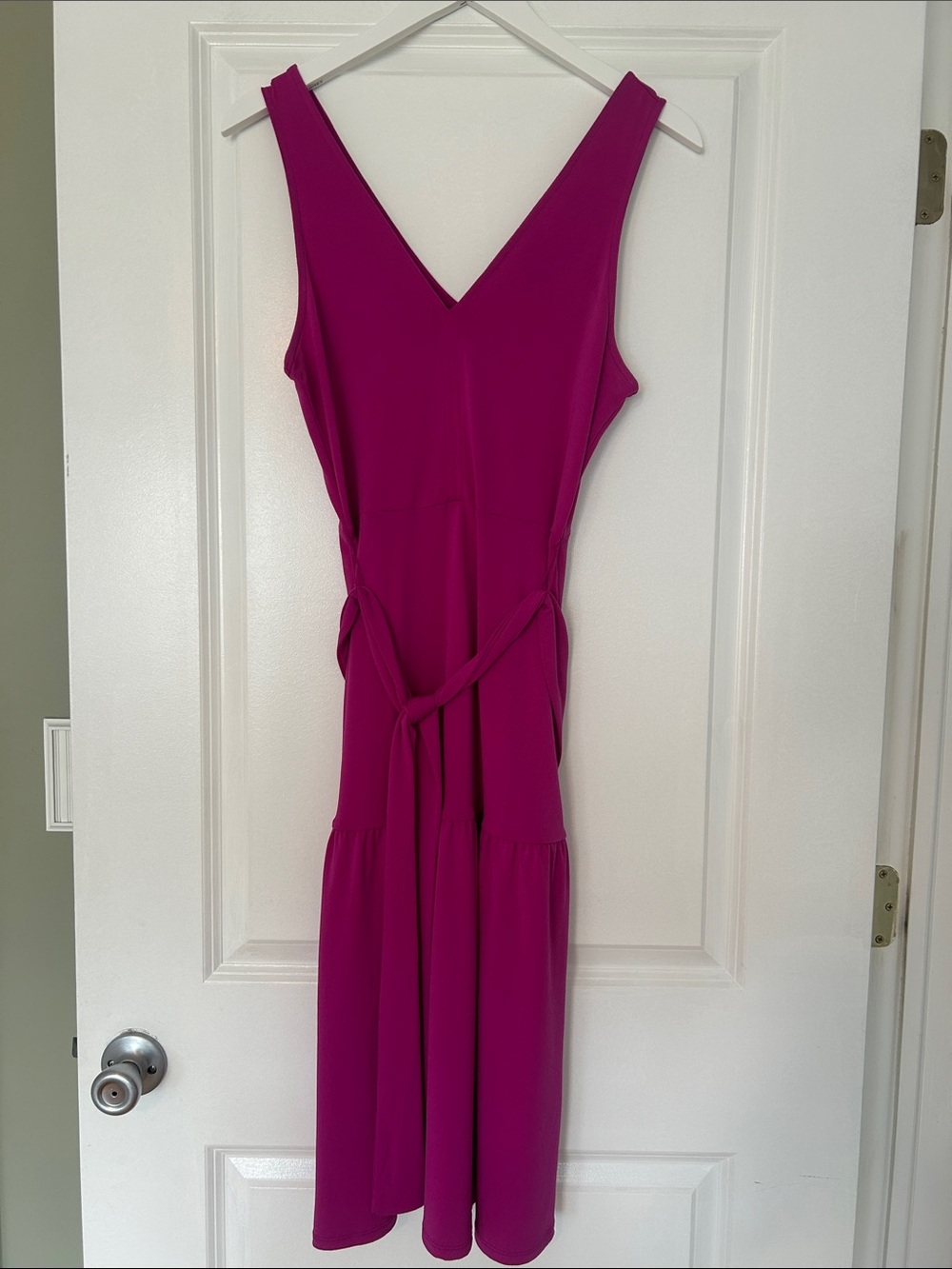 Banana Republic Sleeveless V-Neck Midi Dress in Magenta